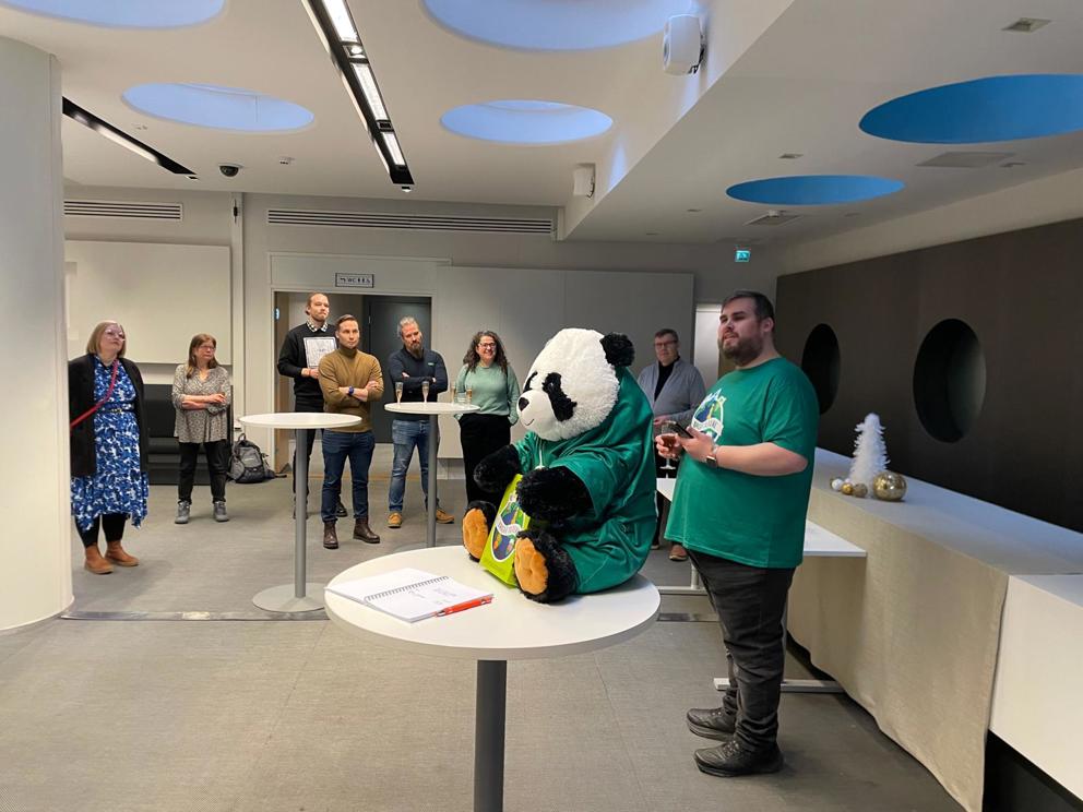 Lahtelainen diakoniatyöntekijä suunnitteli Kirkon Ulkomaanavulle lautapelin