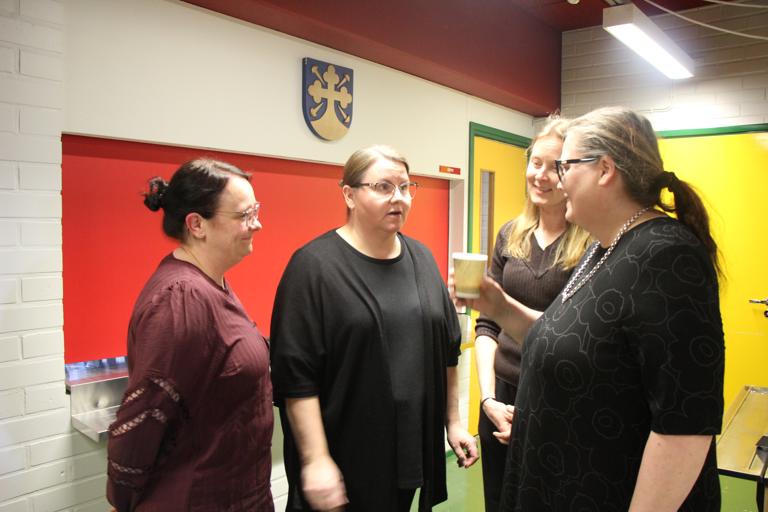 Vampulalaiset keskustelutilaisuudessa: Koulu on tärkein