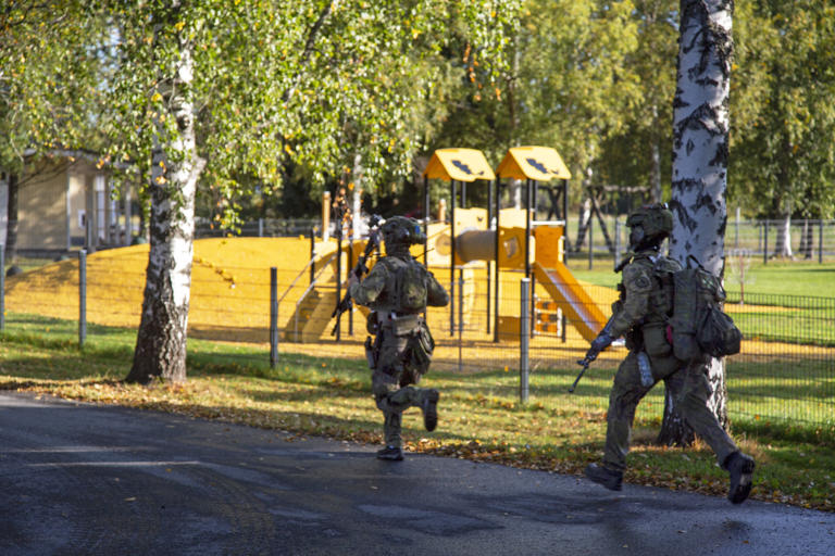 Varusmiehiä altistui paukkupatruunan melulle